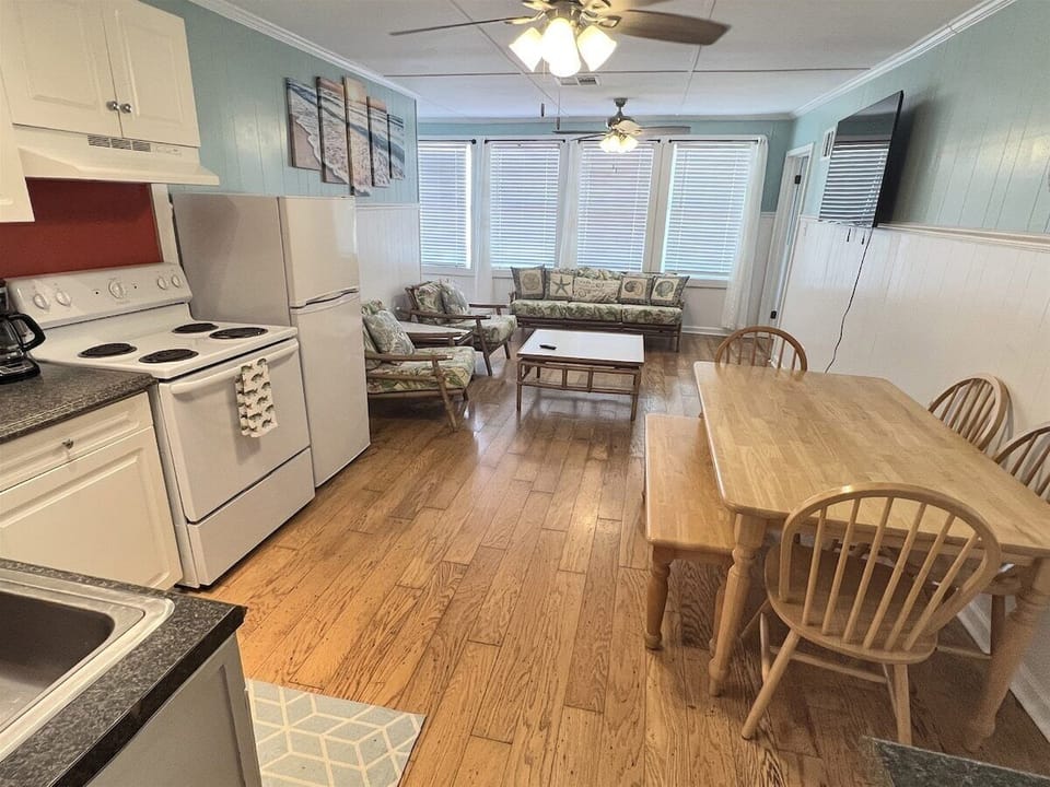 Top Floor Kitchen Living