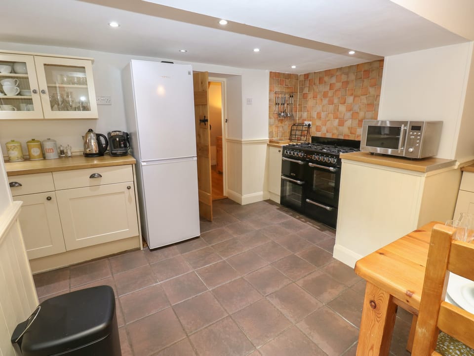Fridge, dishwasher, electric kettle, toaster