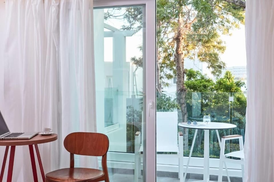 In-room safe, desk, blackout drapes, soundproofing