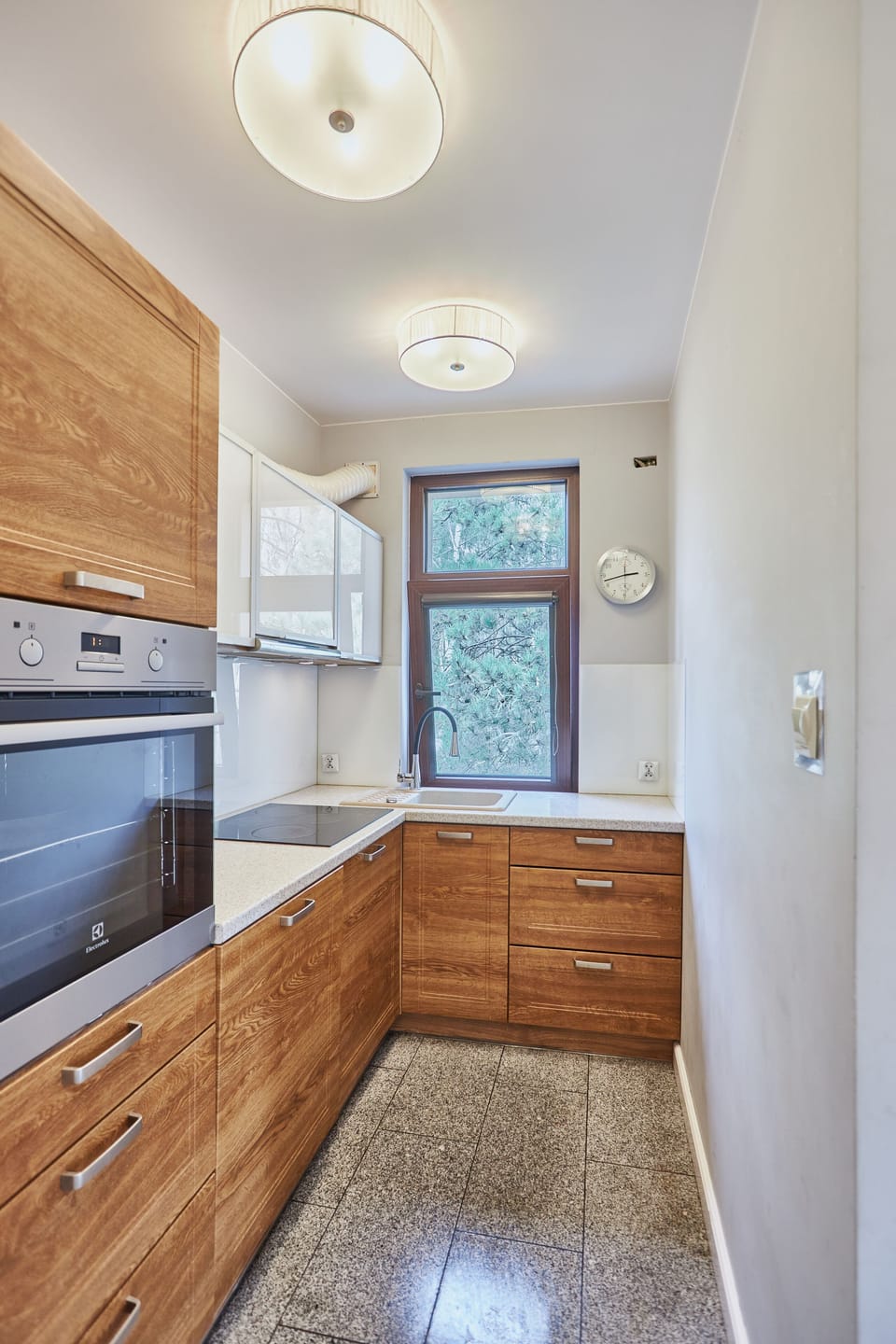 Comfort Apartment | Private kitchen | Electric kettle, toaster