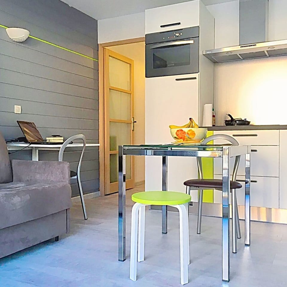 Superior Apartment (2 guests) | Private kitchenette | Fridge, microwave, stovetop, electric kettle