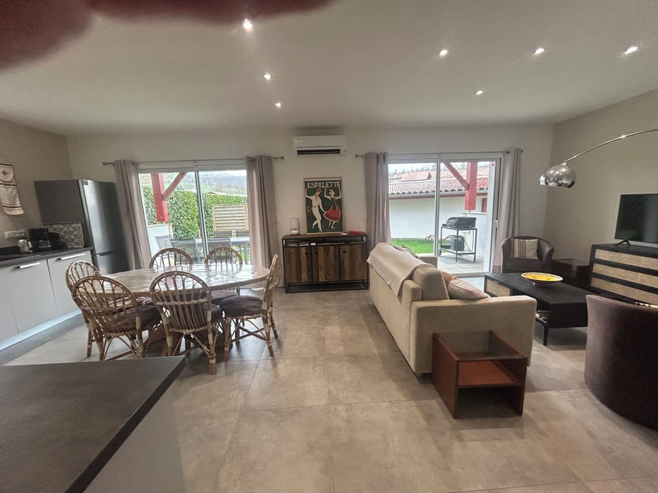 Open plan living room / dining room / kitchen