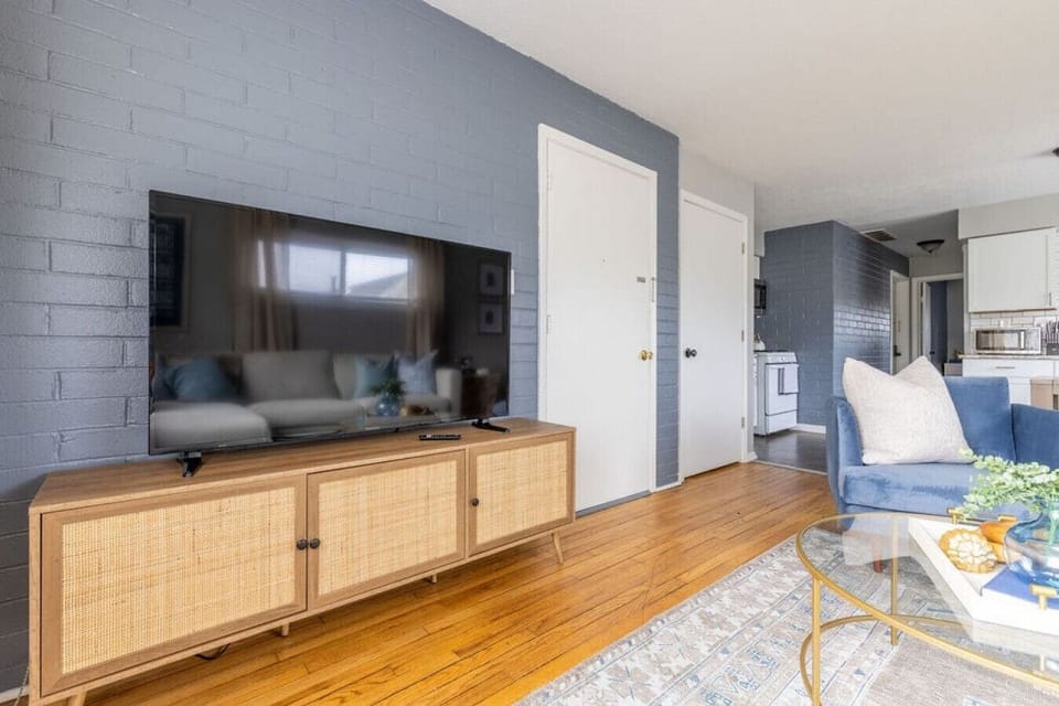 55-Inch HD Smart TV with Streaming Services Access (No Standard Cable)