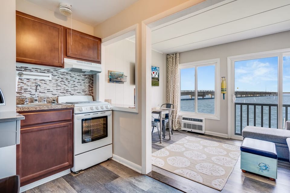 Fully updated Kitchenette with everything you need!