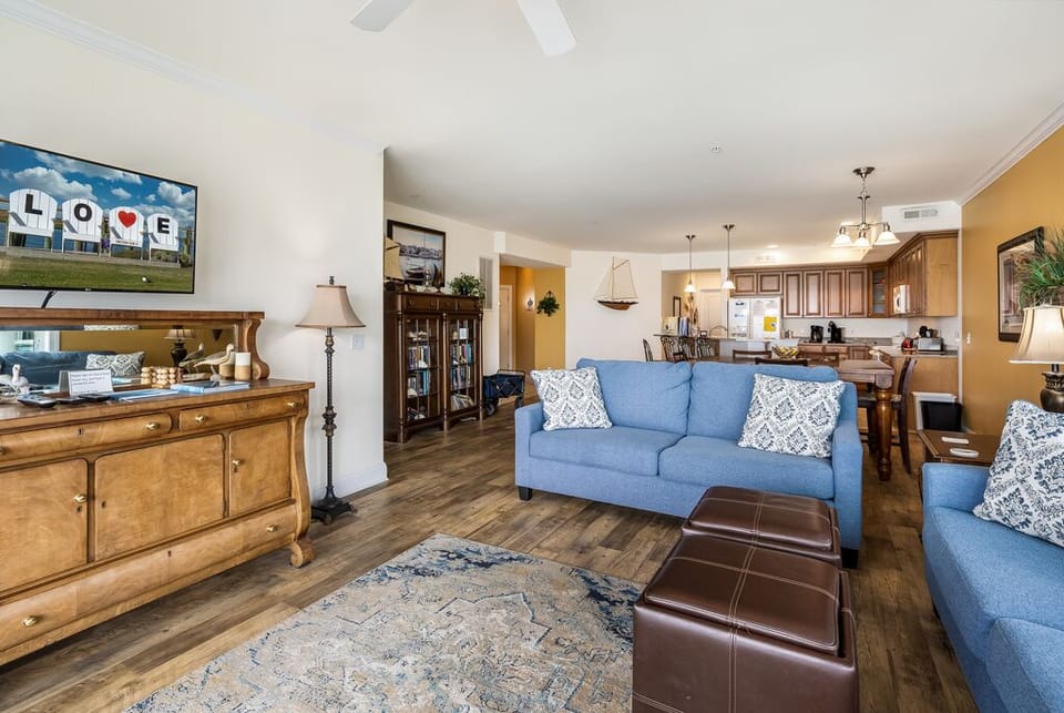 Captain's Quarters is beautifully decorated and well-equipped.