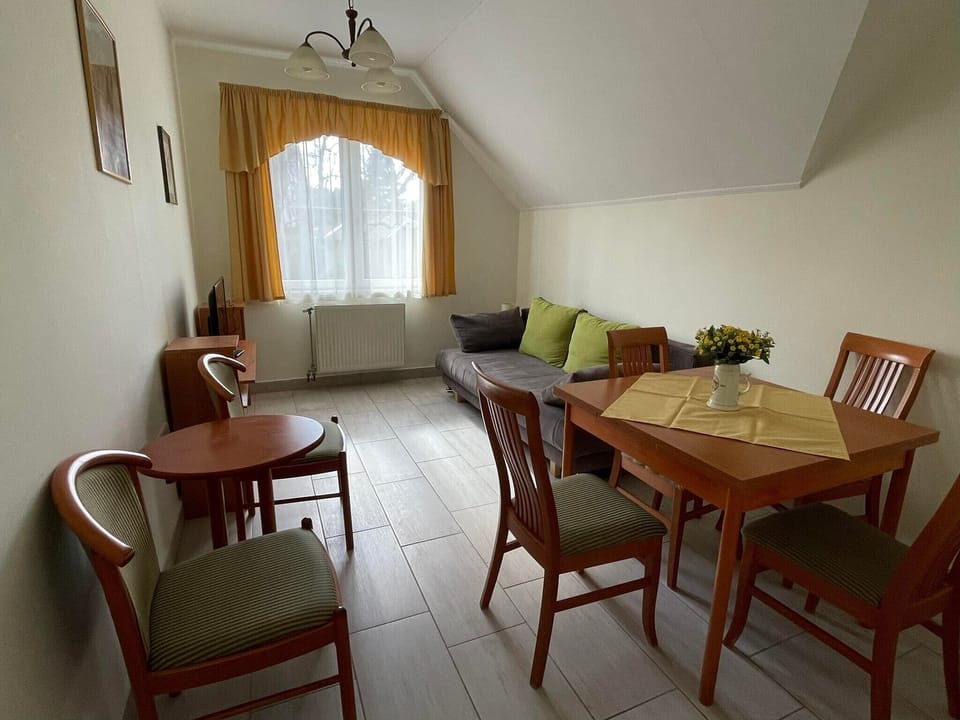 Standard Apartment | Desk, WiFi (free), bed sheets