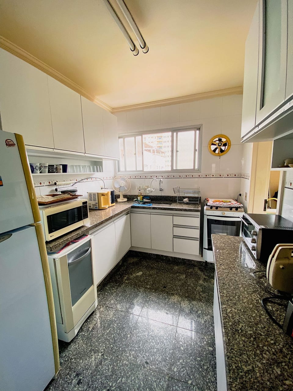 Apartment | Private kitchen | Coffee/tea maker, cookware/dishes/utensils