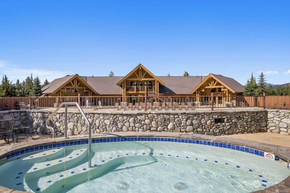 Activity Center Hot tub!