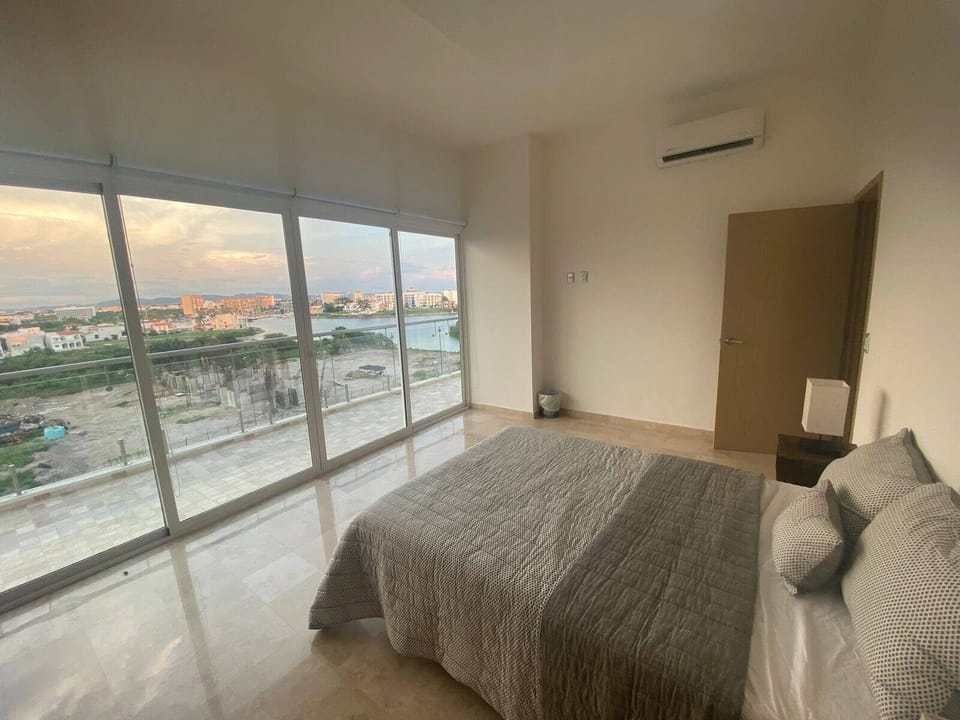 Family Condo | 3 bedrooms, free WiFi, bed sheets