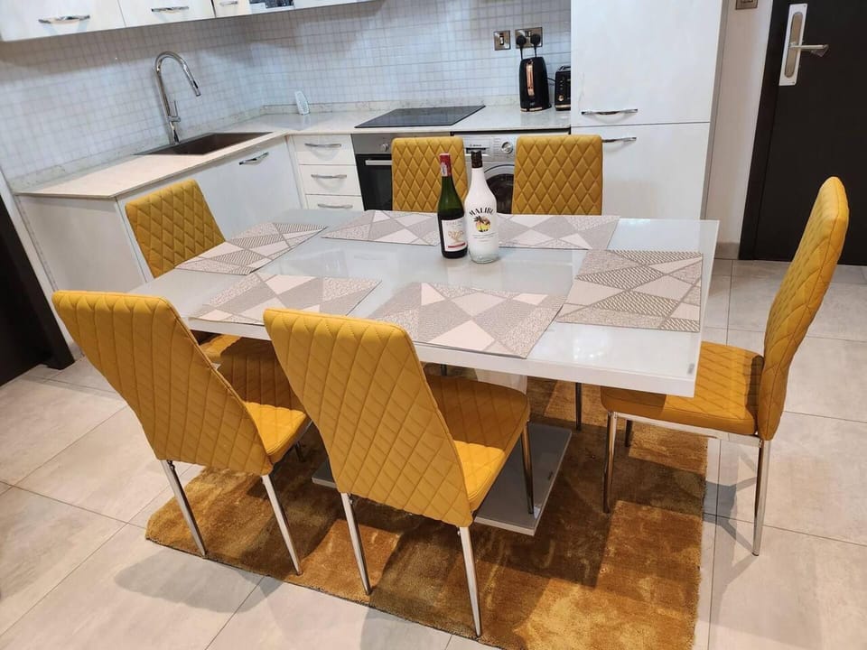 Apartment | Dining