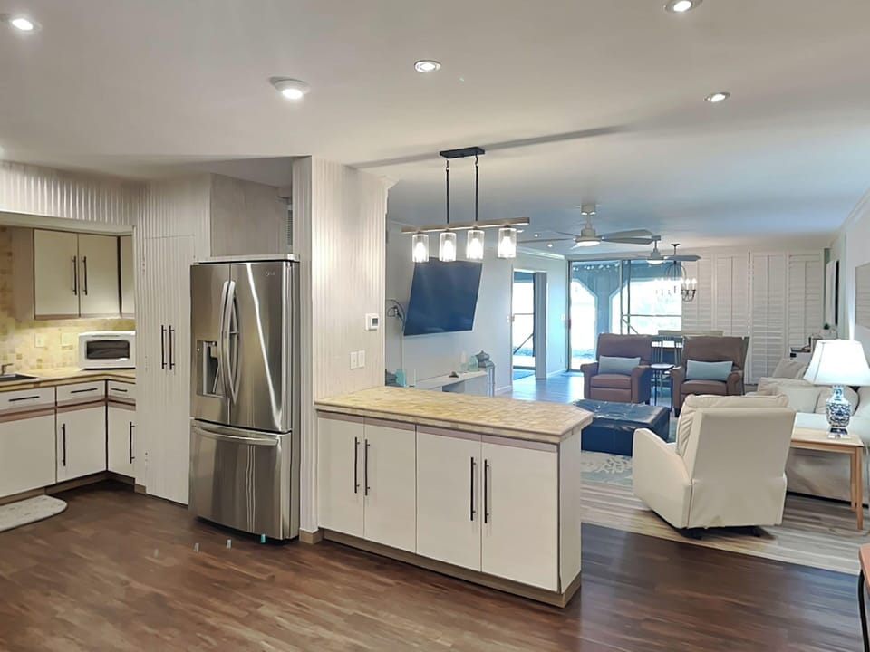 Condo (3 Bedrooms) | Property amenity