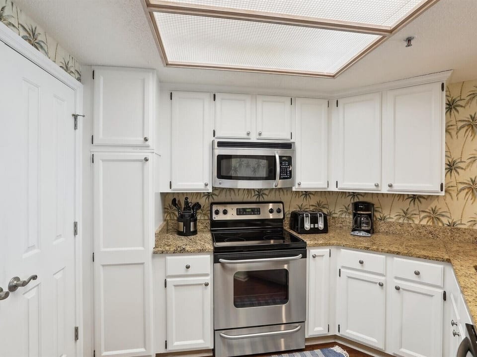 Kitchen at 2515 Windsor II