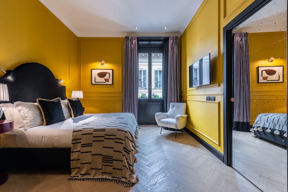 Junior Suite | Egyptian cotton sheets, premium bedding, down comforters, in-room safe