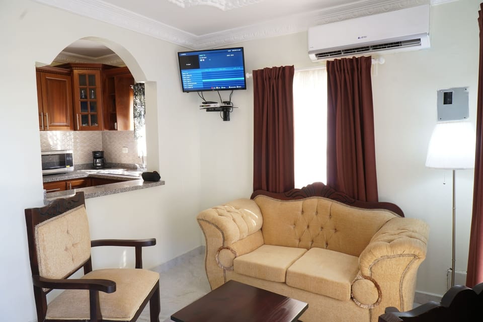 Furniture, Indoors, Living Room, Couch, Screen