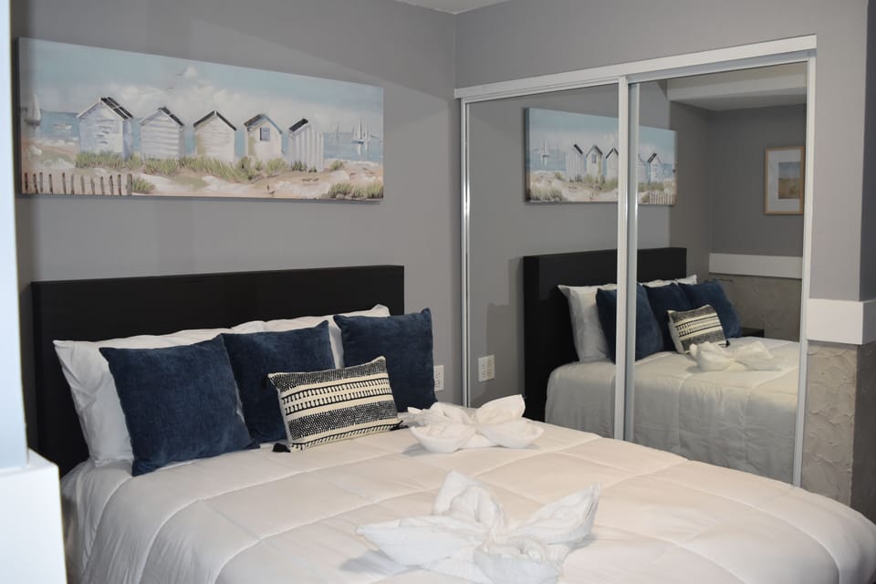 Exclusive Room | Egyptian cotton sheets, premium bedding, free minibar, laptop workspace