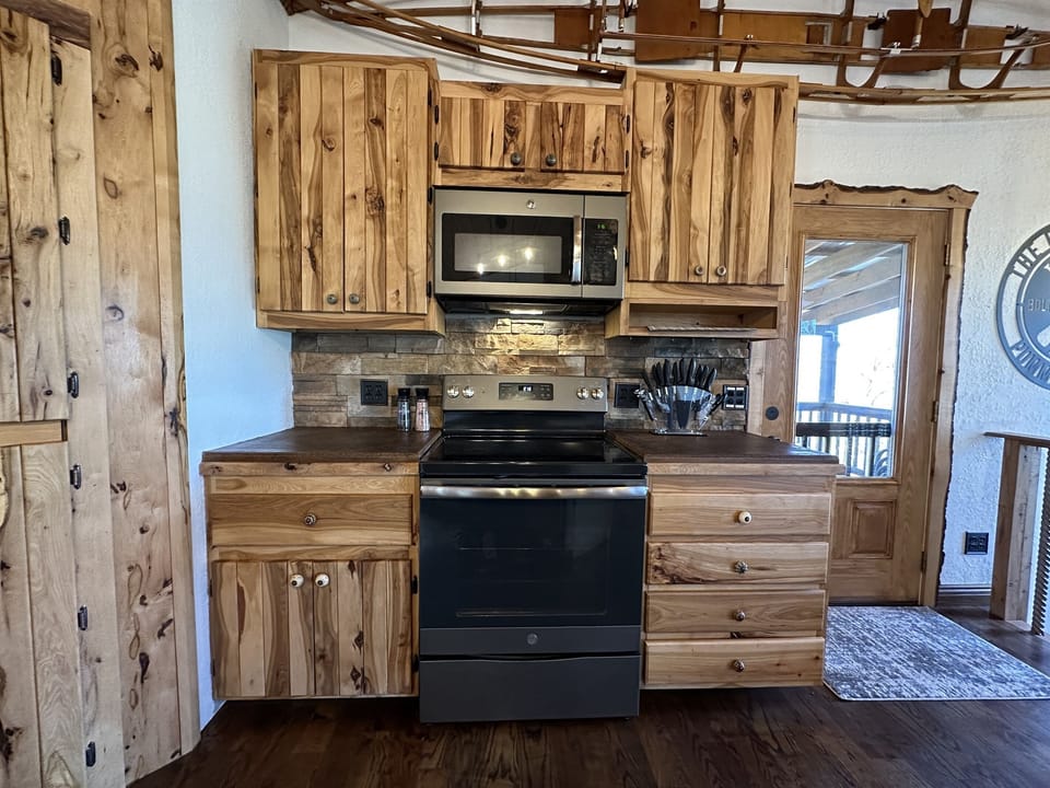 Fully Stocked Kitchen