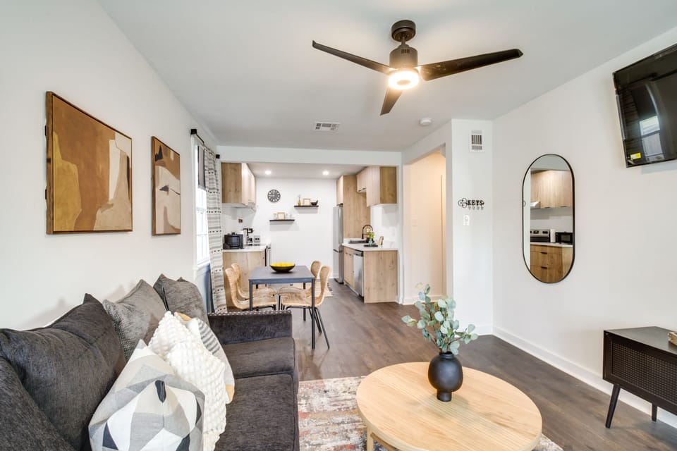 Living Room | Full Sleeper Sofa | Flat-Screen TV | Central Heating & A/C