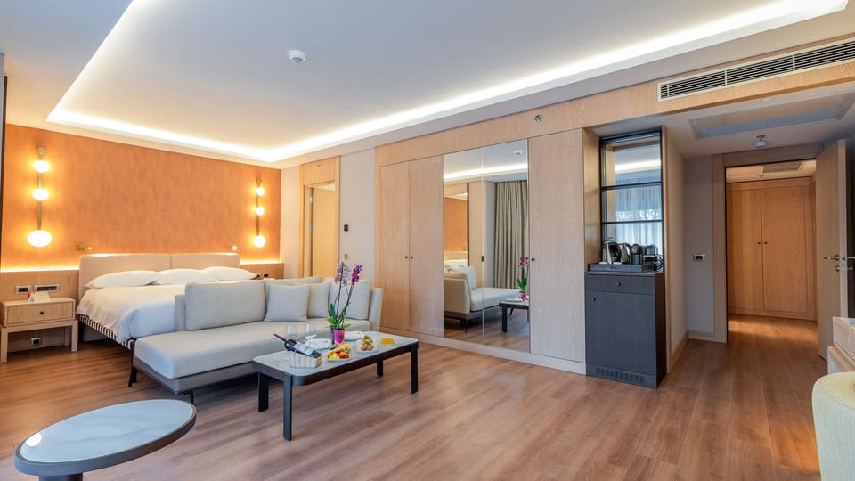 Minibar, in-room safe, desk, soundproofing