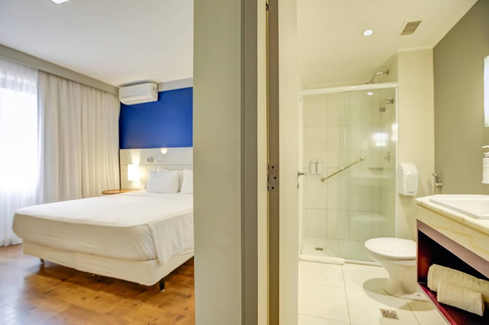 Minibar, in-room safe, blackout drapes, soundproofing
