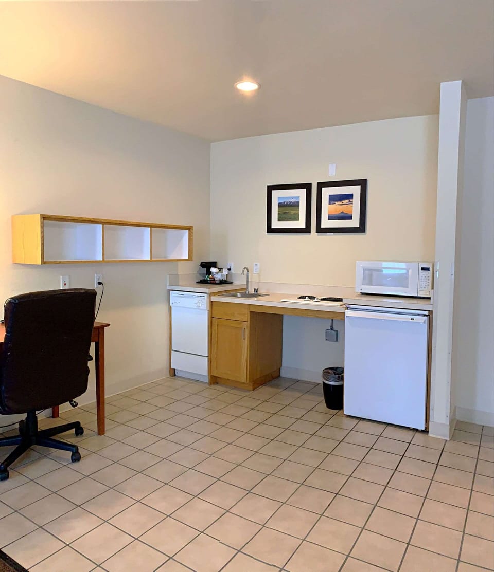Suite, 1 Bedroom, Accessible, Non Smoking | Desk, blackout drapes, iron/ironing board, free cribs/infant beds