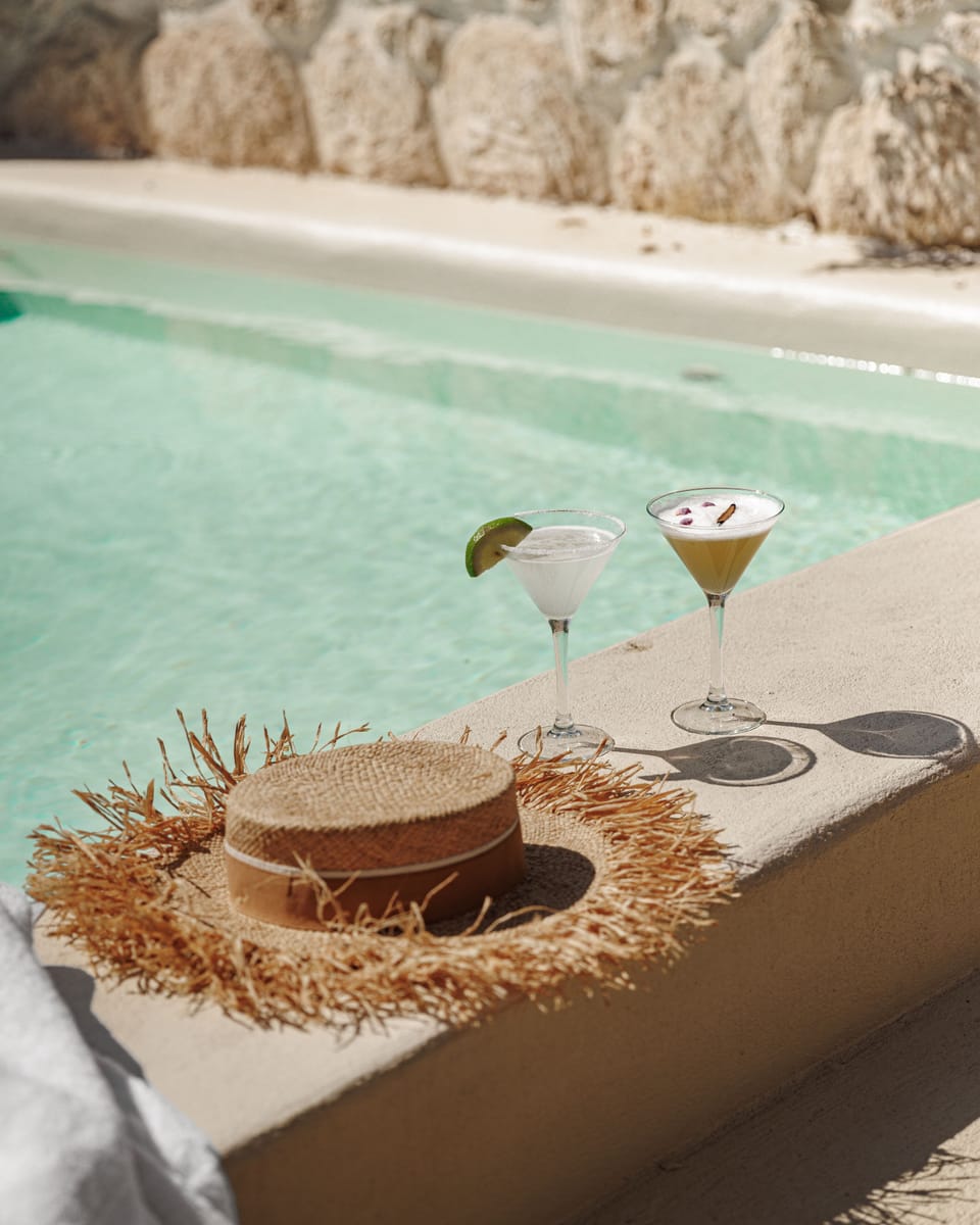 2 outdoor pools, sun loungers