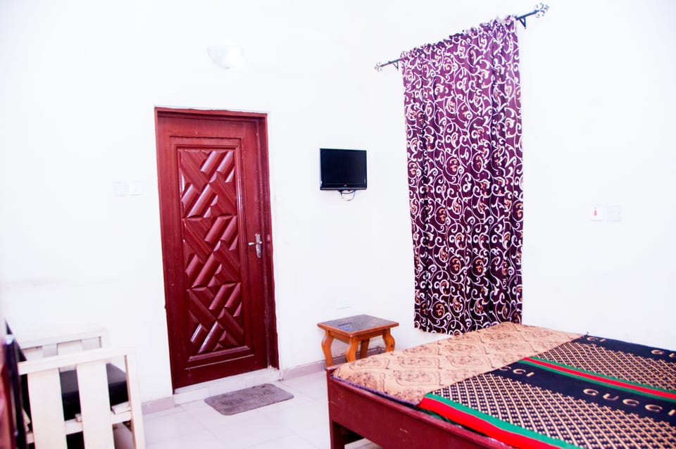 Economy Single Room, 1 Bedroom | Living area
