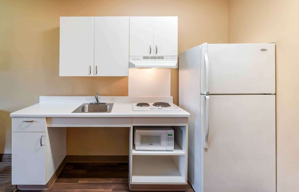 Studio, 1 Queen Bed, Accessible, Non Smoking | Desk, laptop workspace, blackout drapes, iron/ironing board