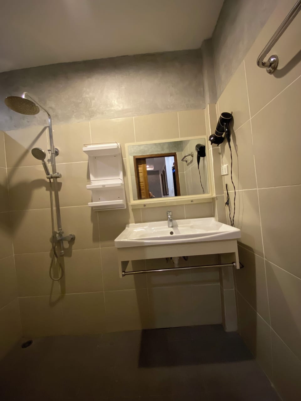 Triple Room | Bathroom | Shower, slippers, towels, soap