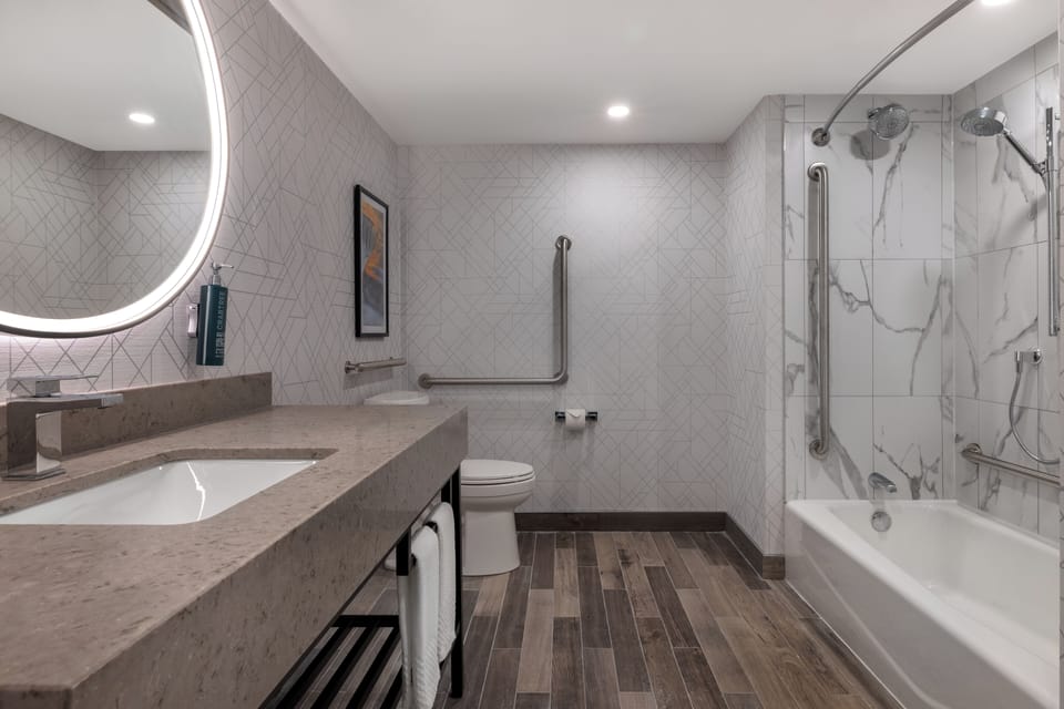 Room, 1 King Bed, Accessible, Bathtub | Bathroom | Free toiletries, hair dryer, towels