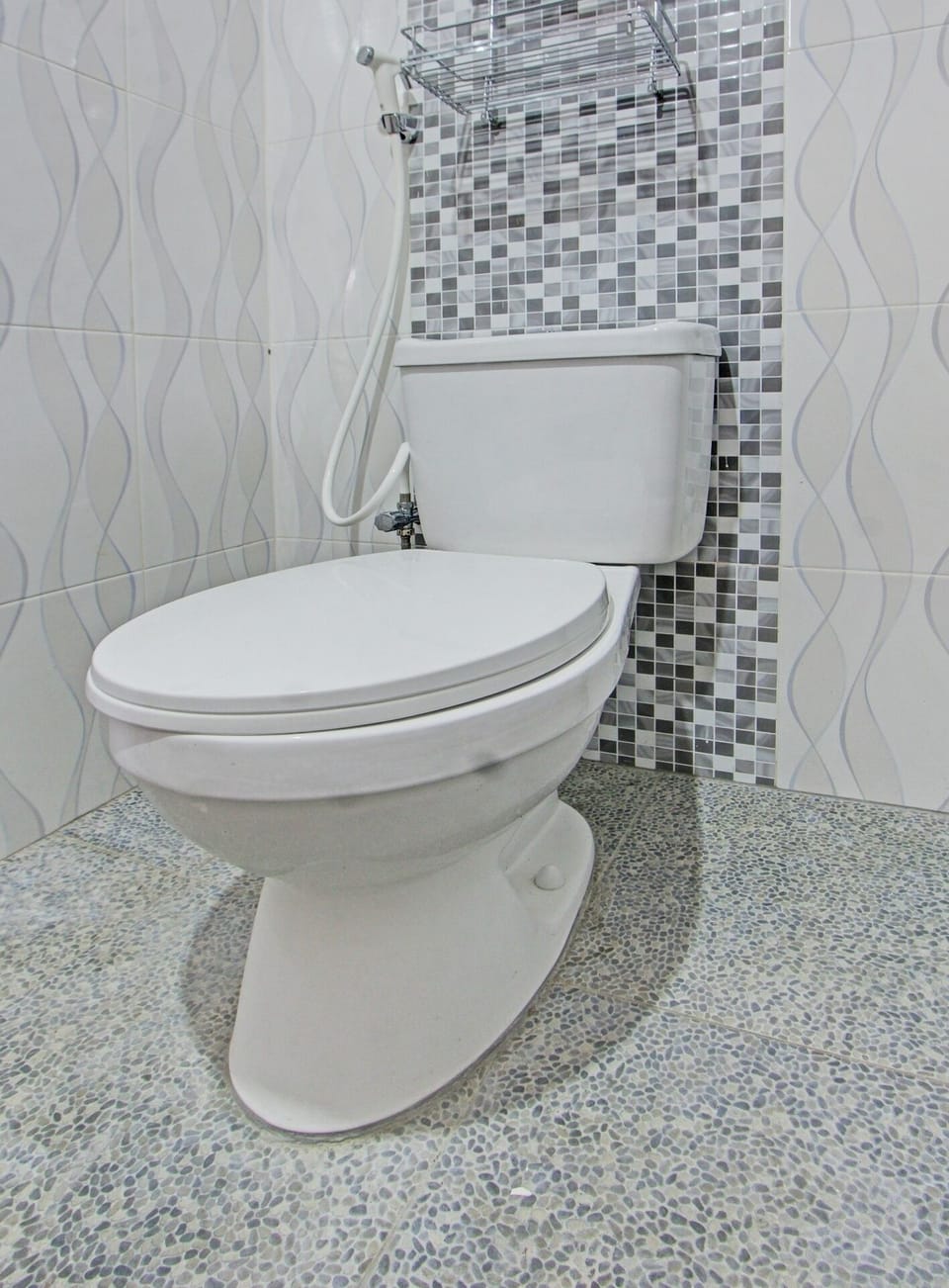 Deluxe Double Room | Bathroom | Shower, rainfall showerhead, towels, soap