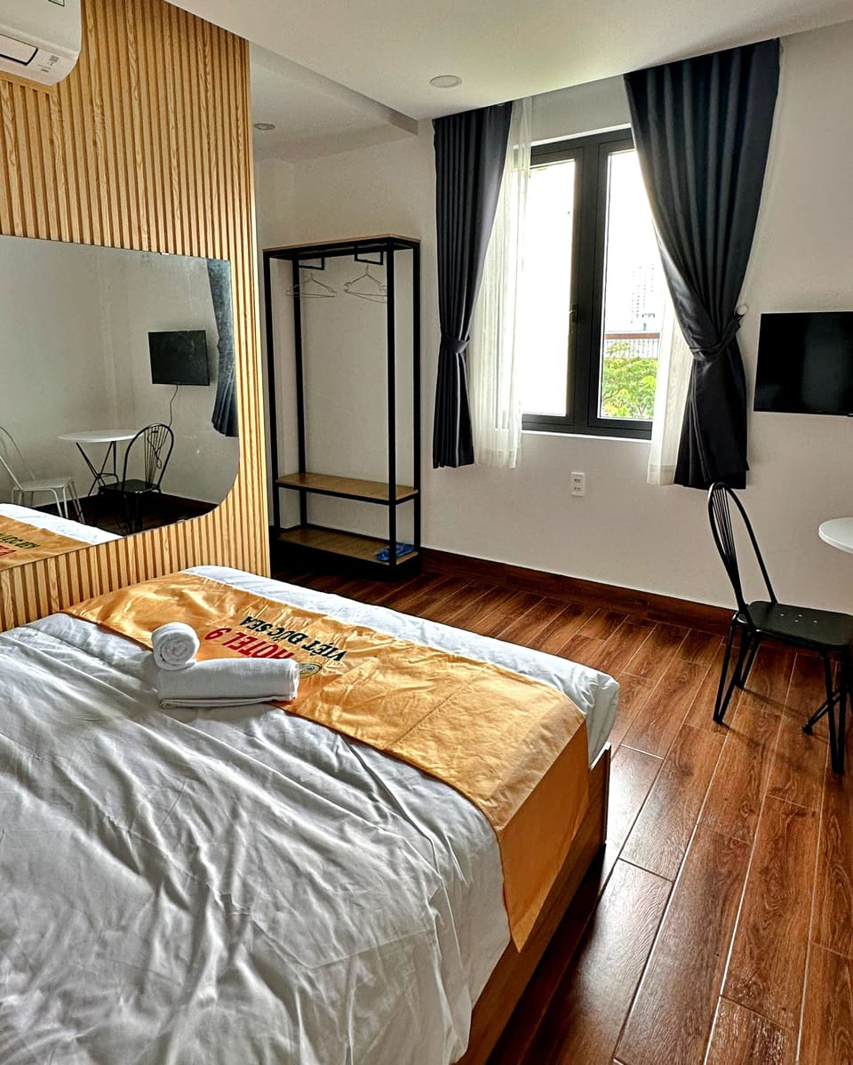 Standard Room | 1 bedroom, individually decorated, individually furnished, desk