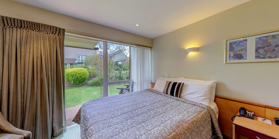 Superior Twin Queen Room | In-room safe, desk, iron/ironing board, WiFi (free)