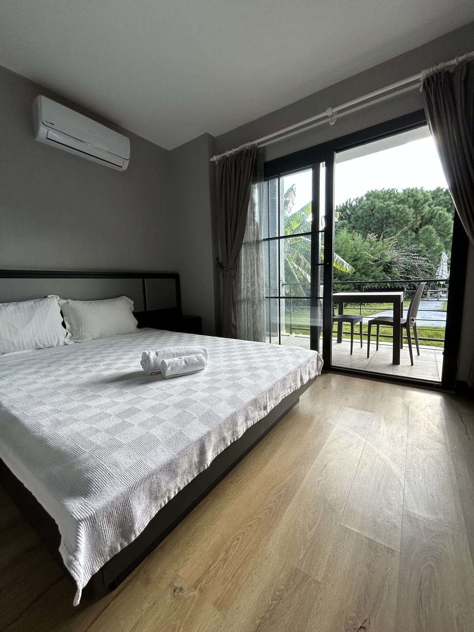 Deluxe Room, Balcony, Pool View | Minibar, in-room safe, free cribs/infant beds, free WiFi