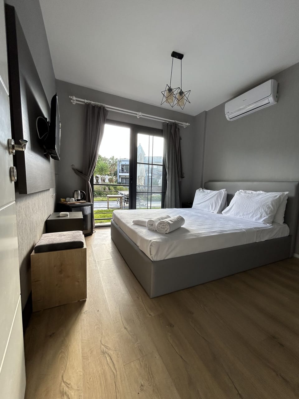 Superior Room, Pool View | Minibar, in-room safe, free cribs/infant beds, free WiFi