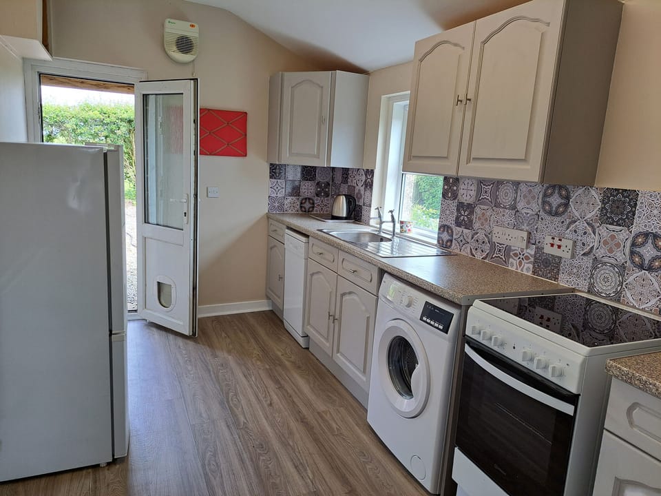 Fridge, dishwasher, electric kettle, toaster