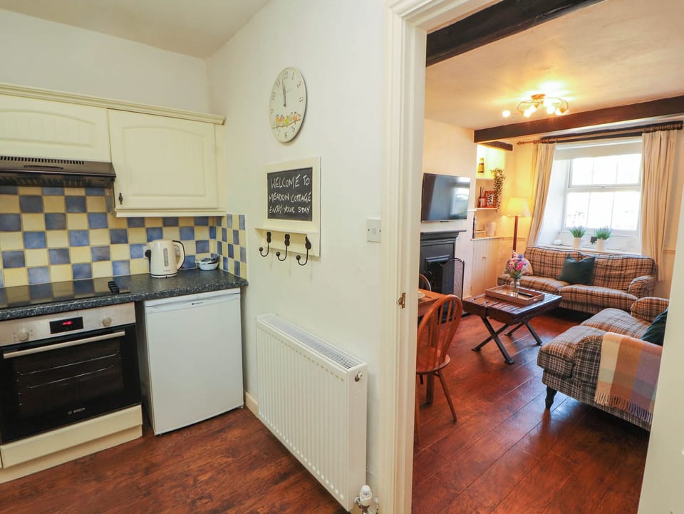 Cottage | Living area | Fireplace