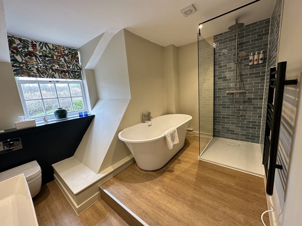 Triple Room | Bathroom | Hair dryer, towels