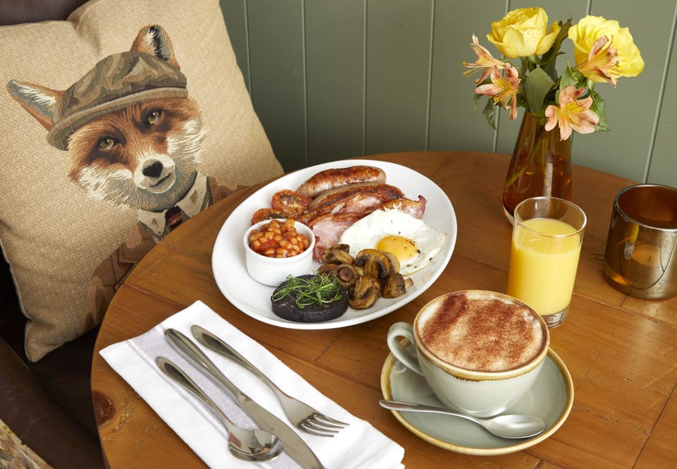 Free daily English breakfast