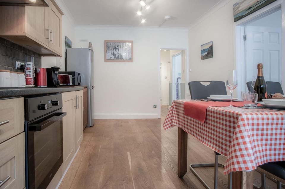 Glenvale - 2 Bedroom Apartment - Saundersfoot (14173)