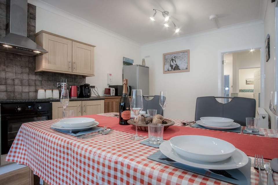 Glenvale - 2 Bedroom Apartment - Saundersfoot (14172)