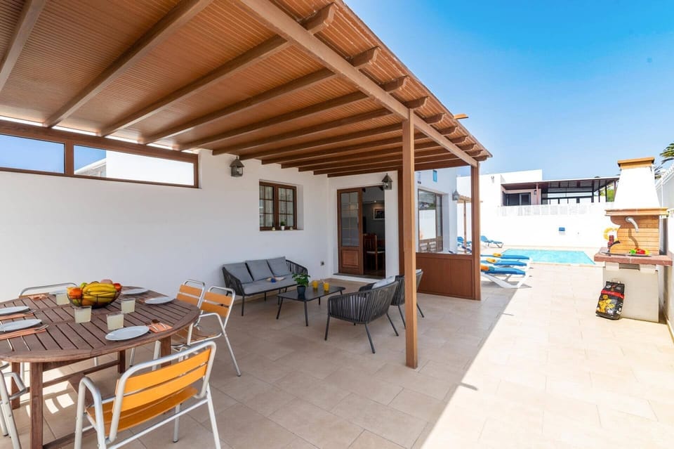 Villa Breezes image