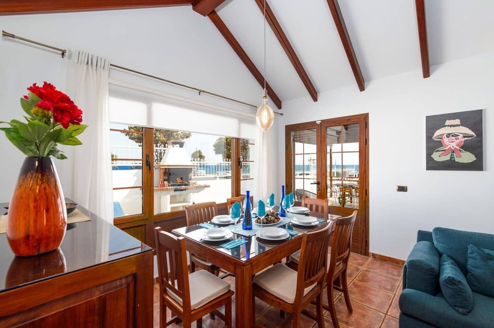 Villa Breezes image