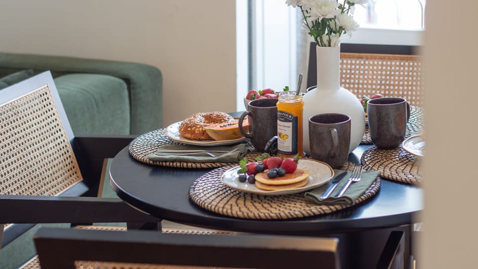 Whether it’s a quick coffee or a leisurely breakfast, this space is designed for your morning comfort!
