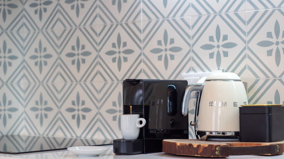 For those who can’t start the day without a good coffee — your very own coffee corner awaits!