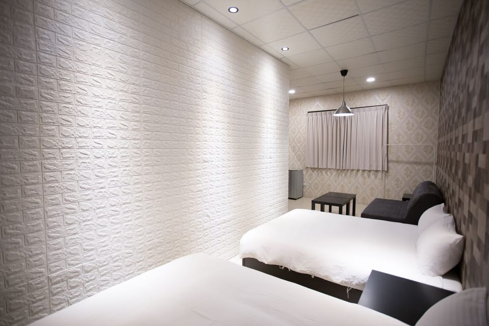 Basic Quadruple Room | Soundproofing, free WiFi