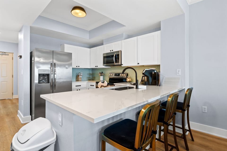 Crystal Tower 904 Kitchen Counter Seats 3