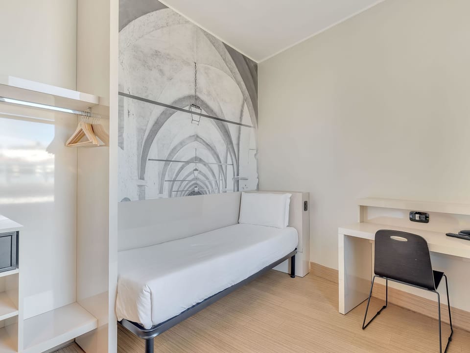 Standard Single Room | Interior