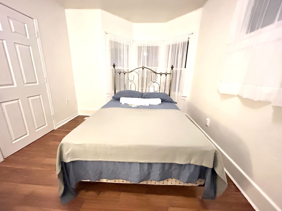 City Single Room 1
