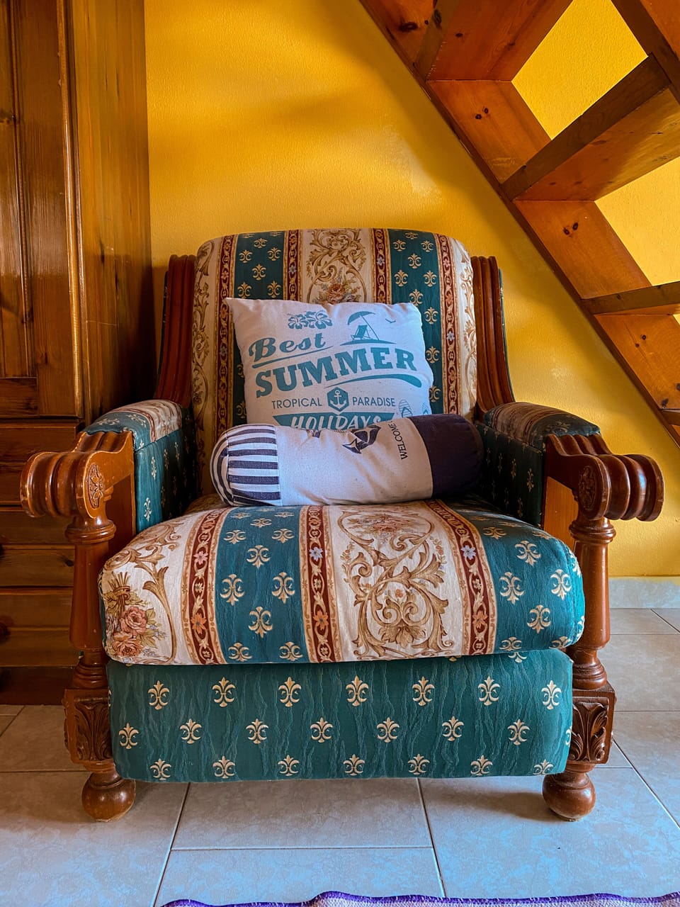 Classic Studio Suite | Desk, laptop workspace, free WiFi, bed sheets