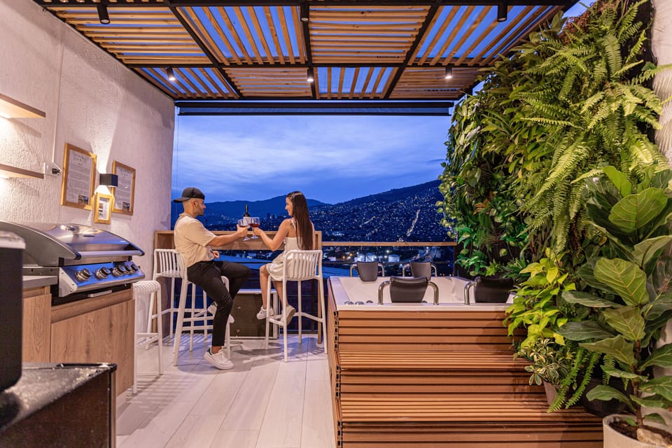 PATIO + VIEW 